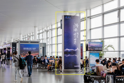 南京機場(chǎng)國際出發(fā)指廊雙面圖騰燈箱廣告