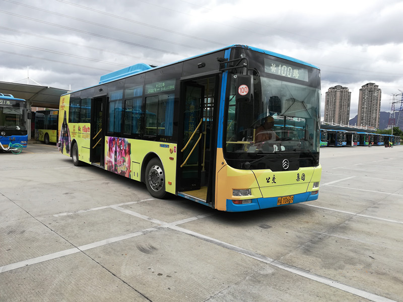 張裕解百納福州公交車(chē)廣告