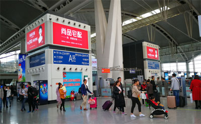 廣州南站3層候車(chē)廳A區空調機柜燈箱廣告