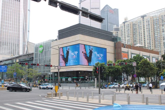 深圳福田COCOpark商場(chǎng)外墻折角LED廣告投放，深圳商場(chǎng)大屏廣告價(jià)格