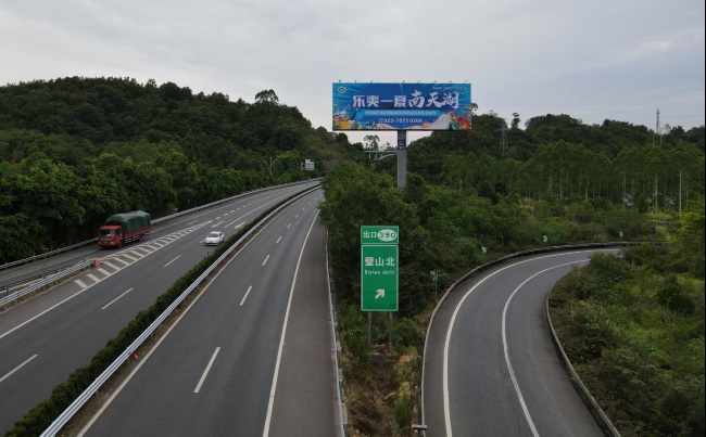 重慶渝涪渝遂高桿立柱廣告投放，重慶渝瀘高速大牌廣告價(jià)格