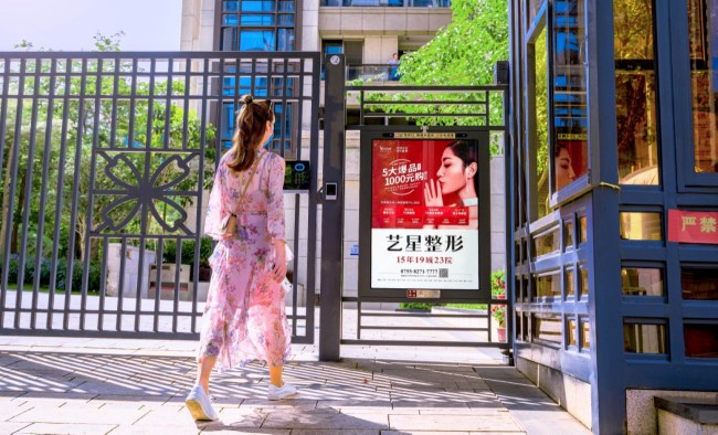 廈門(mén)社區出入口門(mén)禁廣告價(jià)格，廈門(mén)門(mén)禁的燈箱廣告投放范圍
